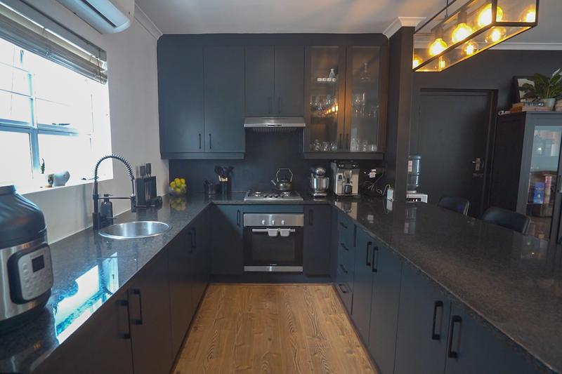 3 Bedroom Property for Sale in Sunningdale Western Cape